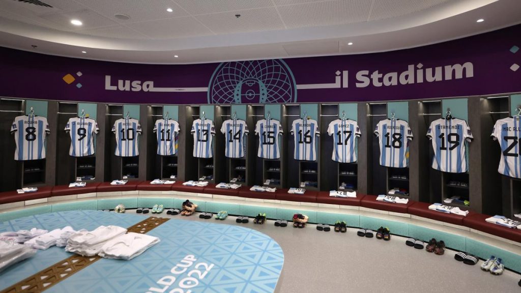 La camiseta argentina con las tres estrellas ya es furor y promete récord de venta