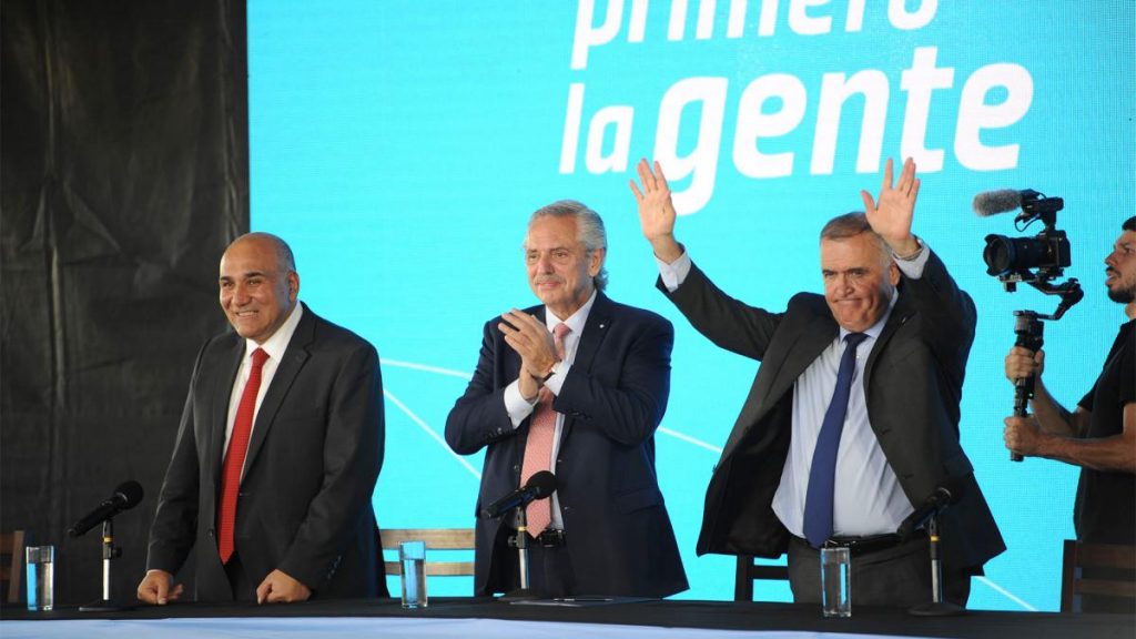 Fernández: «No hemos dejado a ningún argentino en la soledad y la intemperie»