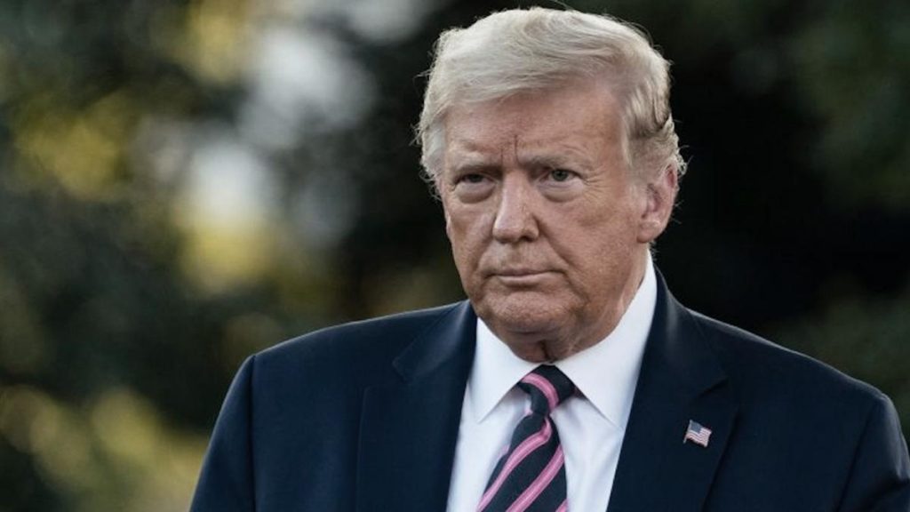Trump admitió tener documentos «altamente confidenciales»