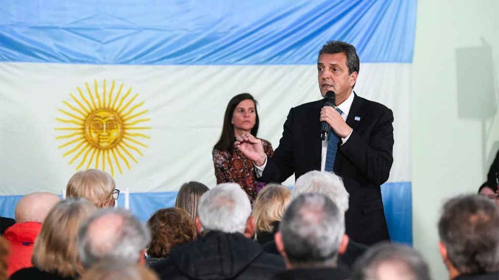 Massa anunció que buscará darles «una jubilación digna» a las «víctimas del sistema AFJP»