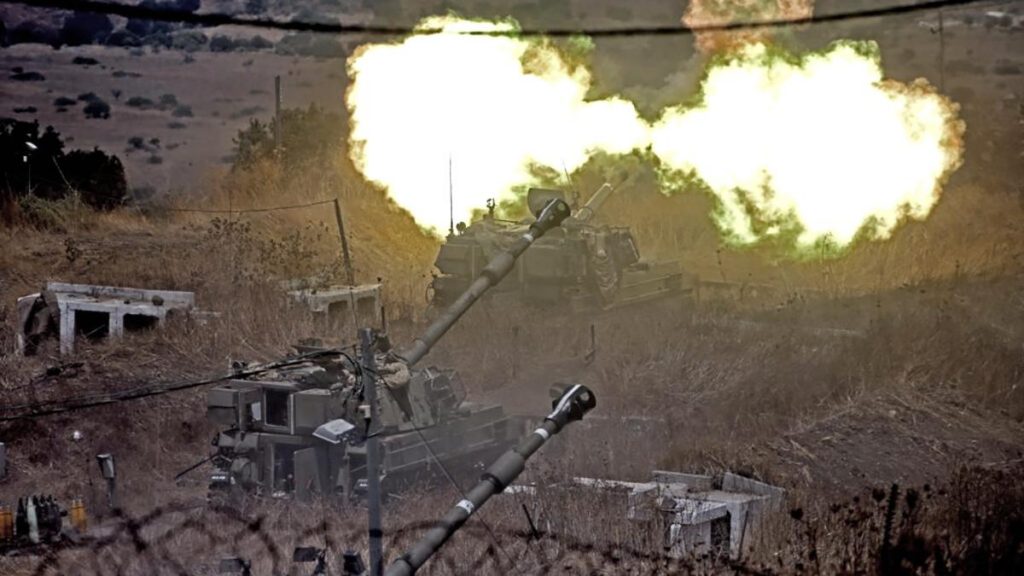 Hezbollah lanzó casi 50 cohetes a Israel tras letal ataque israelí