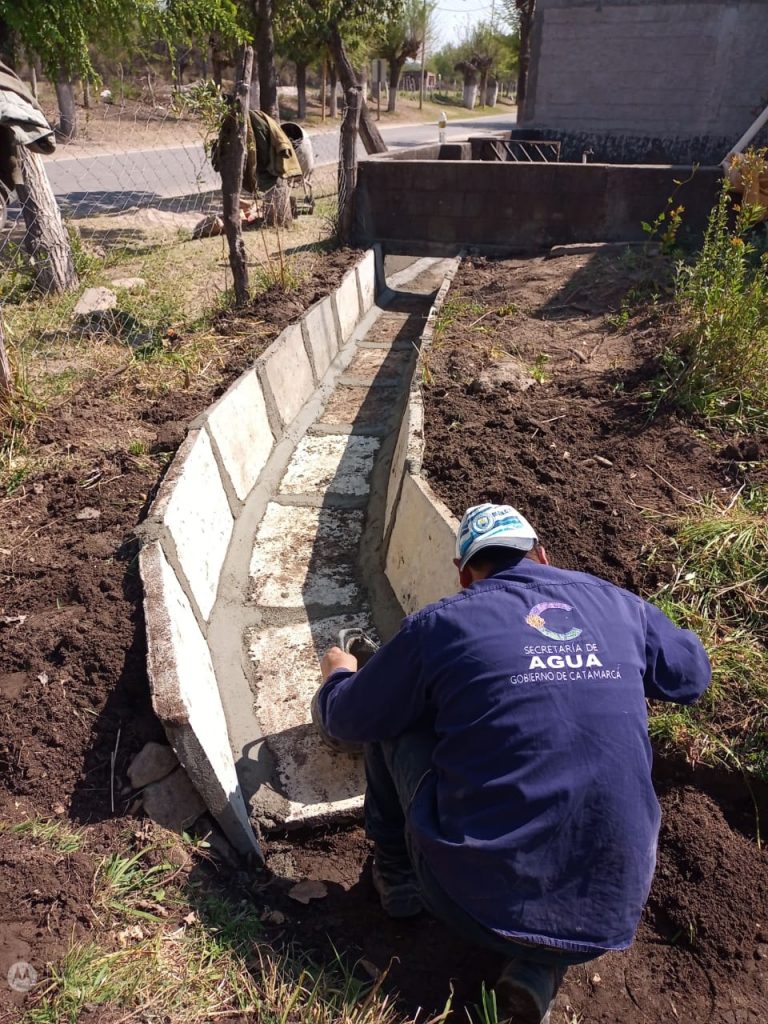 Nuevas perforaciones y mejoras en el servicio de agua del interior provincial