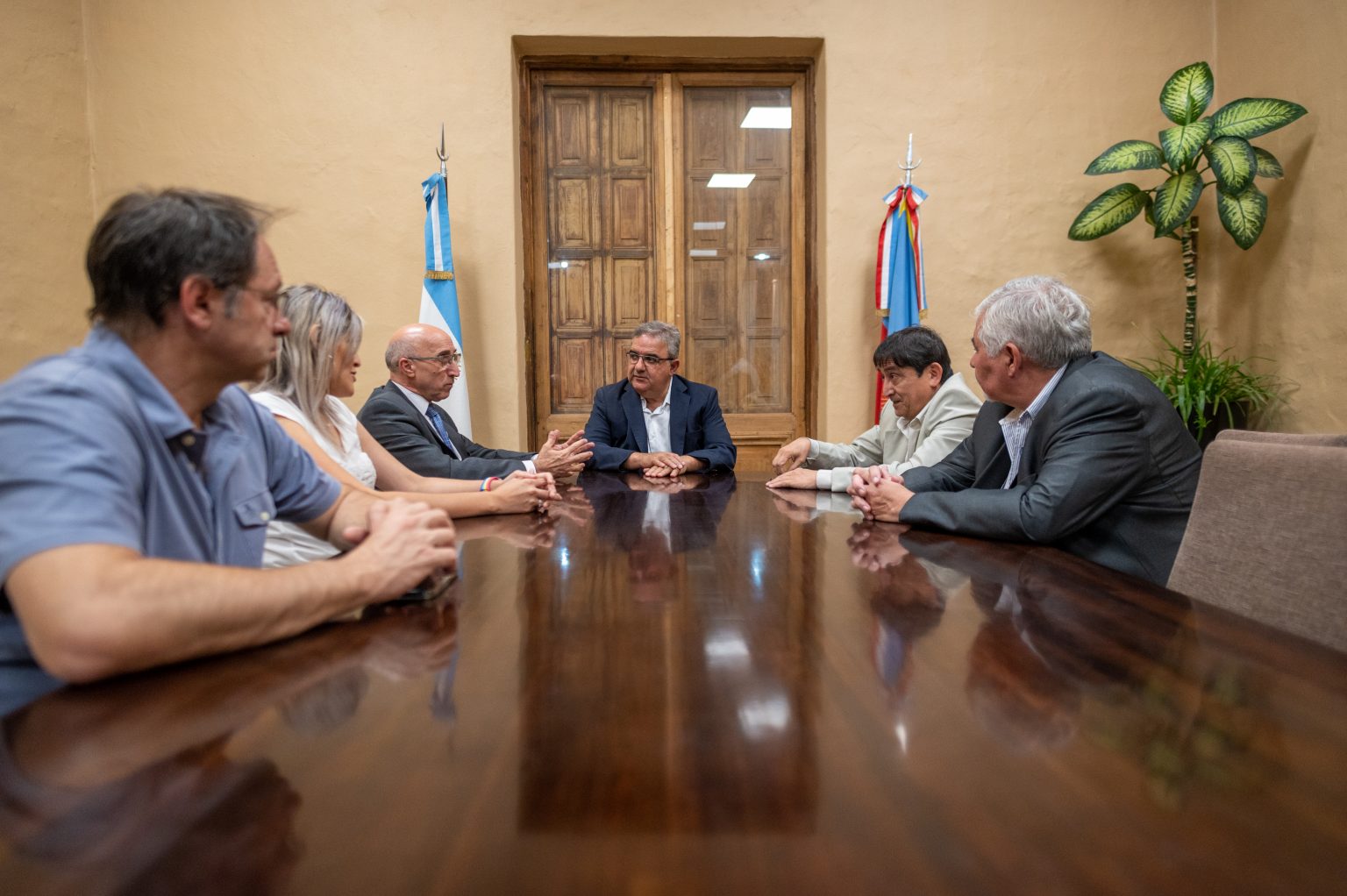 Raúl recibió a Mateo Martínez para avanzar en la formación de docentes para la carrera de Medicina
